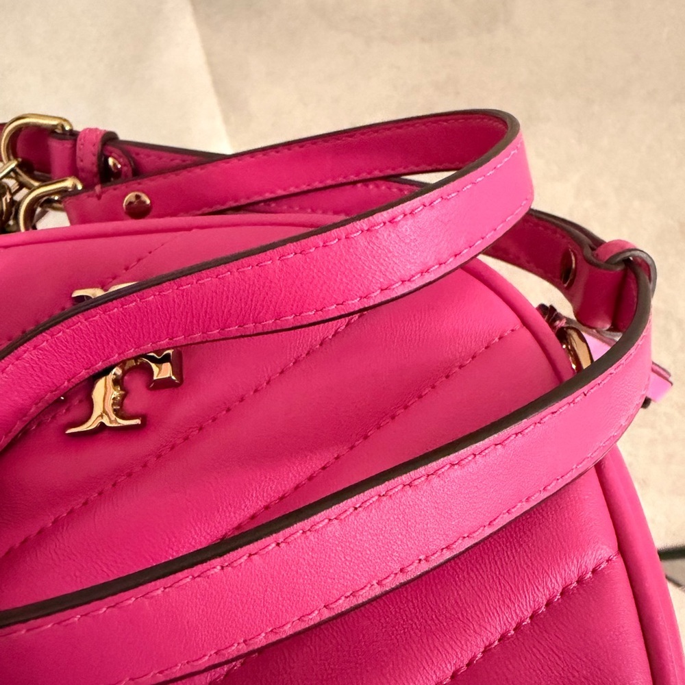 Tory Burch Kira Chevron camera crossbody bag - Picture 6 of 9